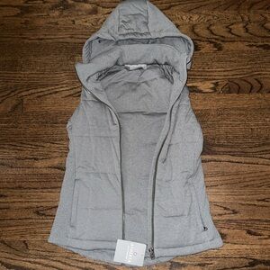 Athleta Lookout Vest, puffer, gray, brand new with tags, removable hood, size XS